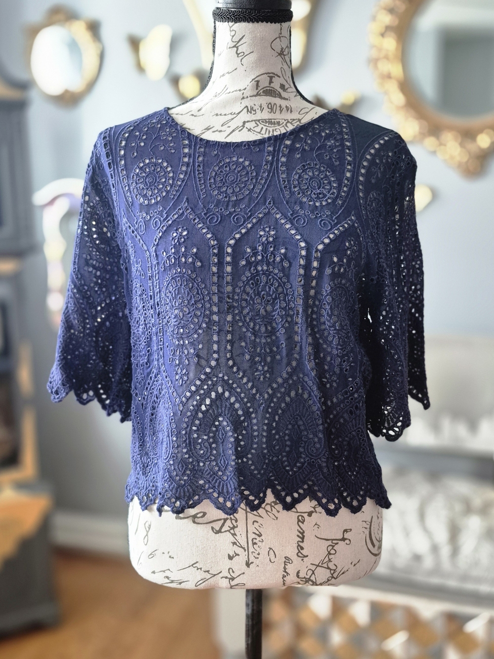 Navy Scalloped Lace Eyelet Short-Sleeve Top Large